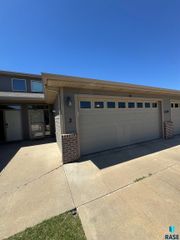 6509 S Tomar Rd Apt 3, Sioux Falls, SD 57108
