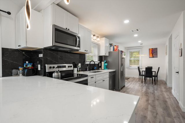 2859 W Brooklyn Avenue, Dallas, TX 75211