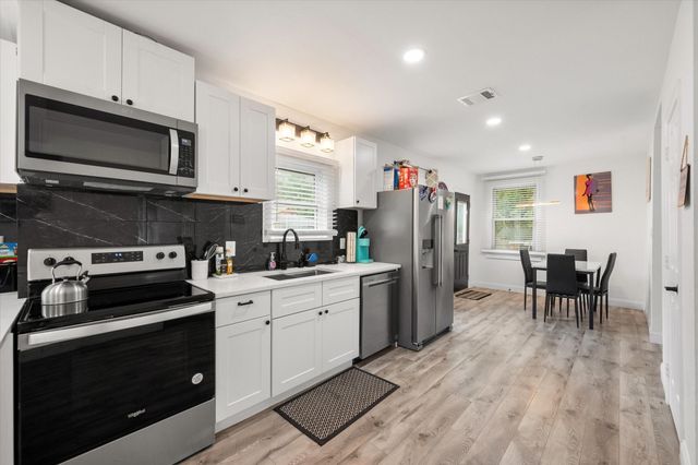 2859 W Brooklyn Avenue, Dallas, TX 75211
