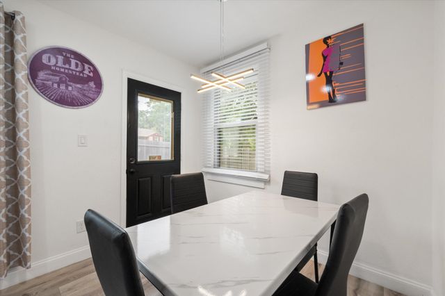 2859 W Brooklyn Avenue, Dallas, TX 75211