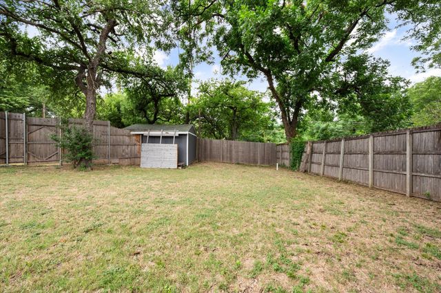 2859 W Brooklyn Avenue, Dallas, TX 75211