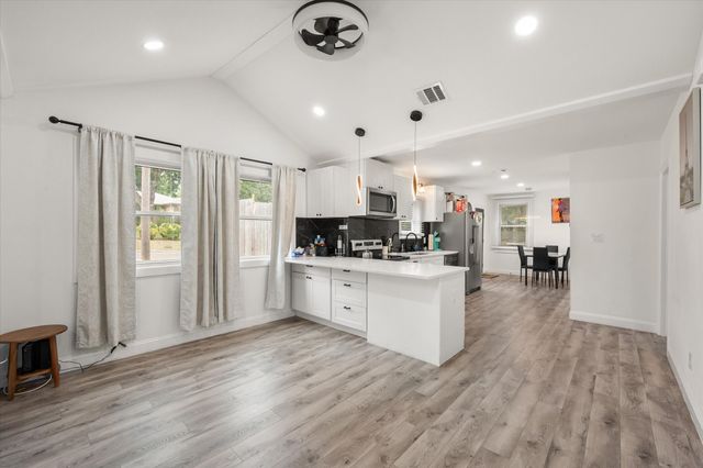 2859 W Brooklyn Avenue, Dallas, TX 75211