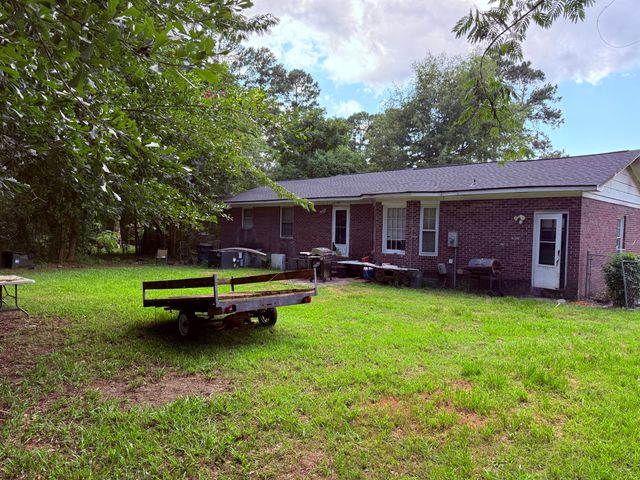 102 Helen Court, Ladson, SC 29456