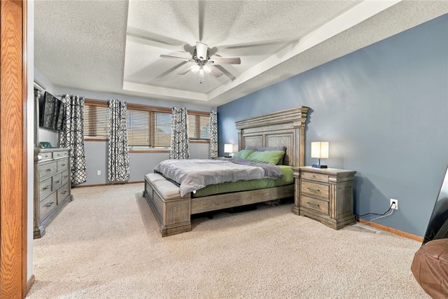 2306 NW Park Meadows Drive, Ankeny, IA 50023