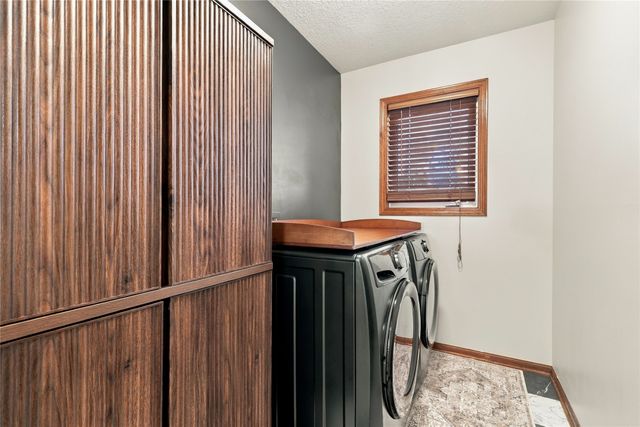 2306 NW Park Meadows Drive, Ankeny, IA 50023