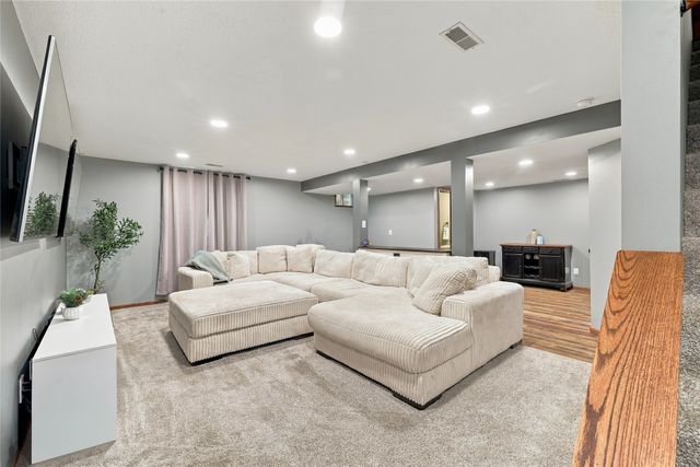 2306 NW Park Meadows Drive, Ankeny, IA 50023