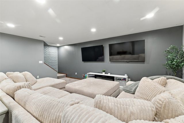 2306 NW Park Meadows Drive, Ankeny, IA 50023