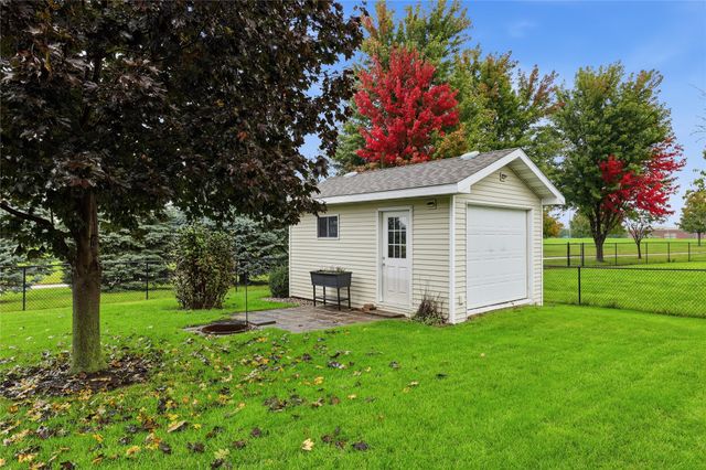 2306 NW Park Meadows Drive, Ankeny, IA 50023