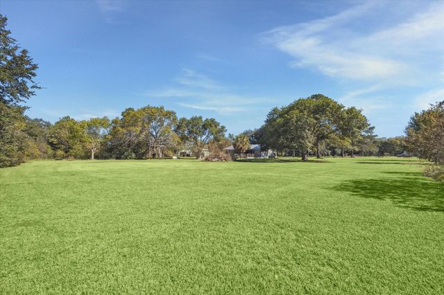 1515 Algoa Friendswood Road, Alvin, TX 77511