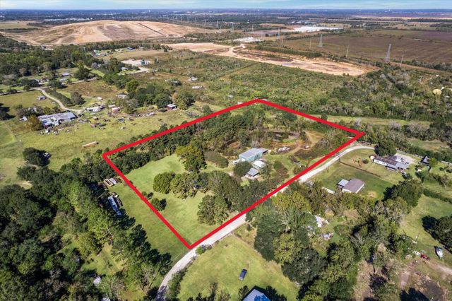 1515 Algoa Friendswood Road, Alvin, TX 77511