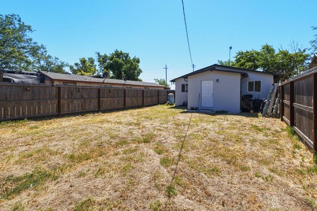 394 S West, Merced, CA 95341