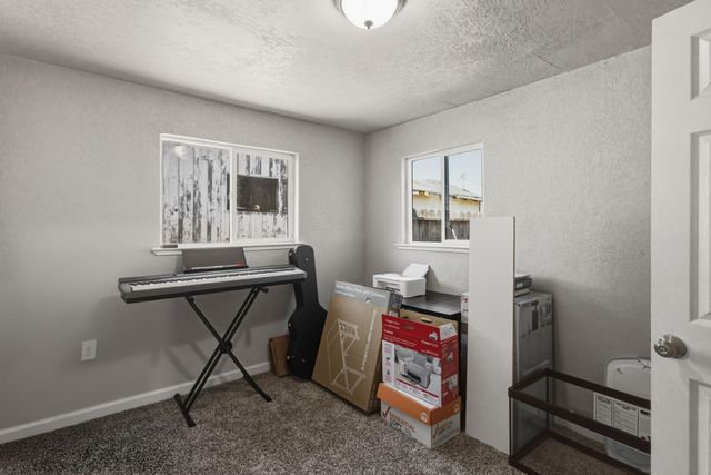 394 S West, Merced, CA 95341
