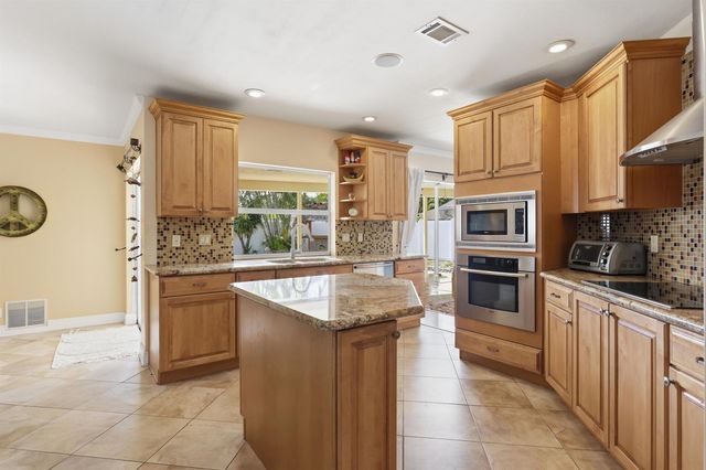 106 Orchard Ridge Lane, Boca Raton, FL 33431