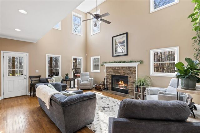 123 Sweetbriar Drive, Jasper, GA 30143