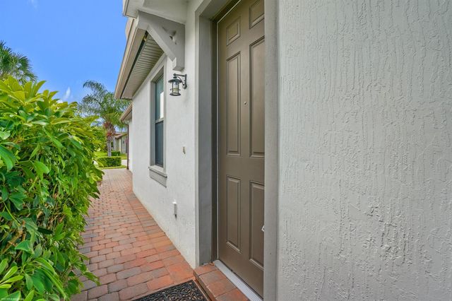 4337 Beauty Leaf Circle, Vero Beach, FL 32967