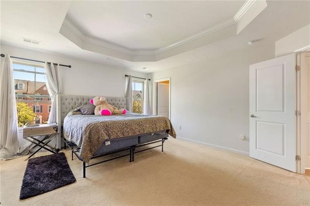 2020 connecticut ln, Franklin Park, PA 15143