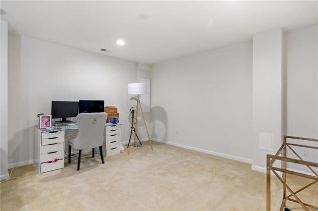 2020 connecticut ln, Franklin Park, PA 15143