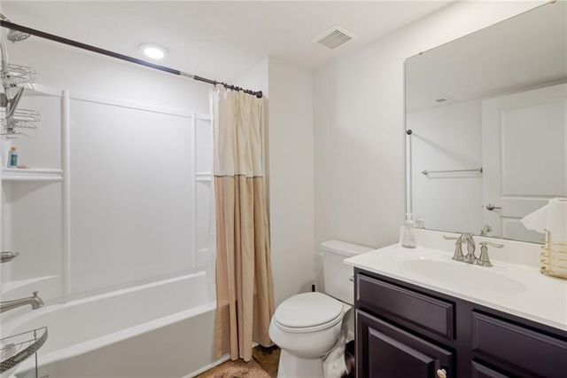 2020 connecticut ln, Franklin Park, PA 15143