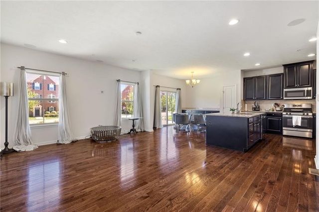 2020 connecticut ln, Franklin Park, PA 15143