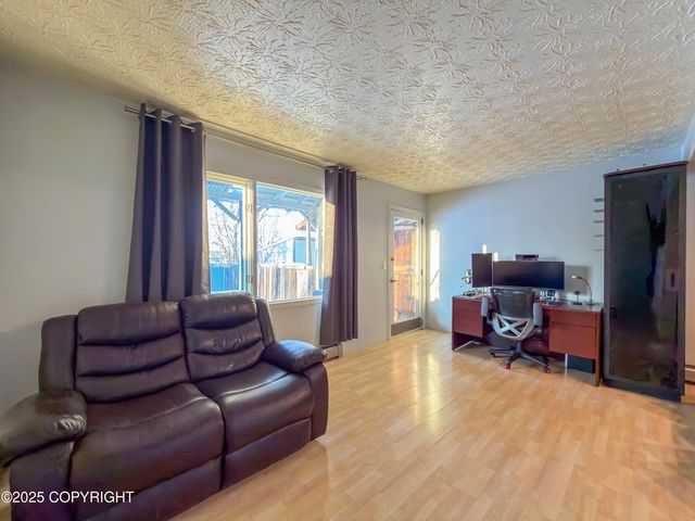 10529 Boysen Berry Place, Anchorage, AK 99515