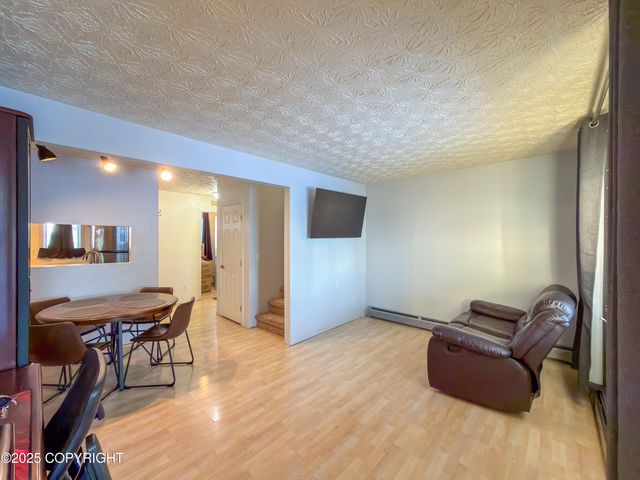 10529 Boysen Berry Place, Anchorage, AK 99515
