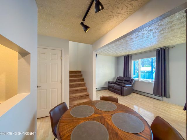 10529 Boysen Berry Place, Anchorage, AK 99515