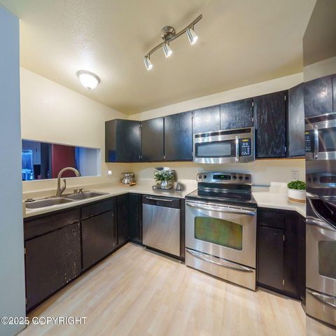 10529 Boysen Berry Place, Anchorage, AK 99515