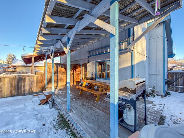 10529 Boysen Berry Place, Anchorage, AK 99515