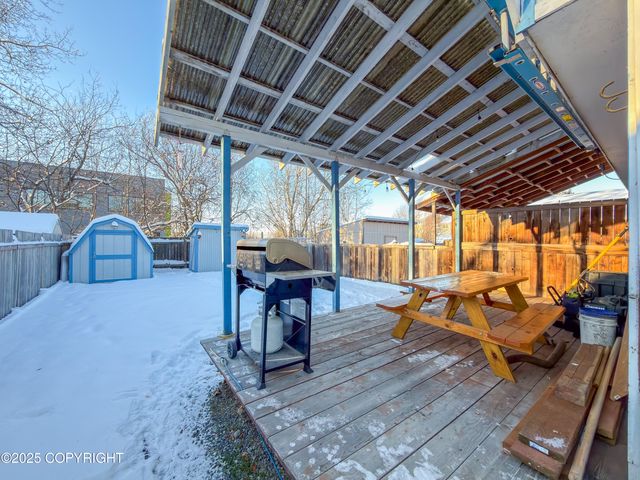 10529 Boysen Berry Place, Anchorage, AK 99515