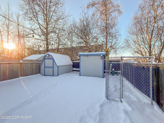 10529 Boysen Berry Place, Anchorage, AK 99515