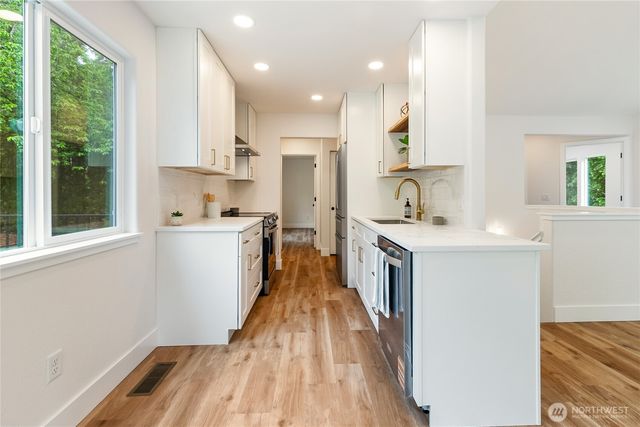 521 Rainbow Drive, Sedro Woolley, WA 98284