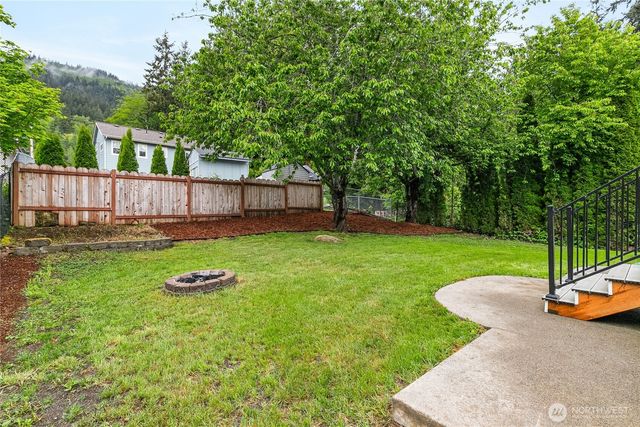 521 Rainbow Drive, Sedro Woolley, WA 98284