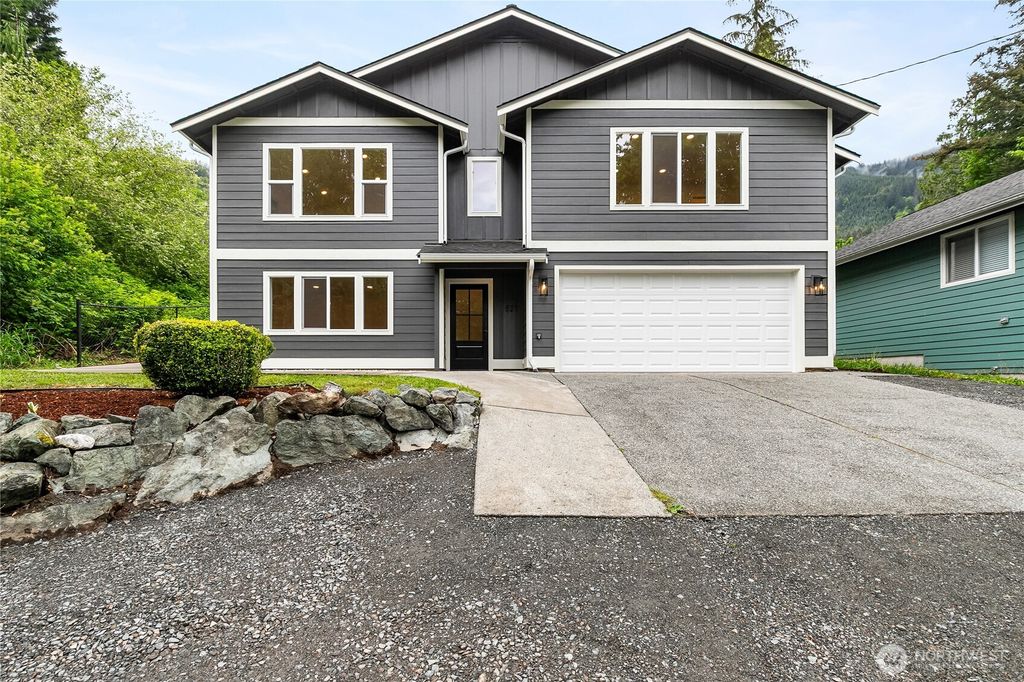 521 Rainbow Drive, Sedro Woolley, WA 98284