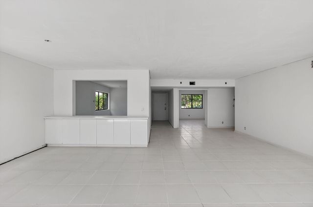 5771 Fairway Park Court 205, Boynton Beach, FL 33437