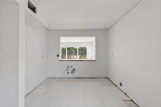 5771 Fairway Park Court 205, Boynton Beach, FL 33437