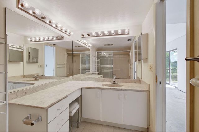 5771 Fairway Park Court 205, Boynton Beach, FL 33437