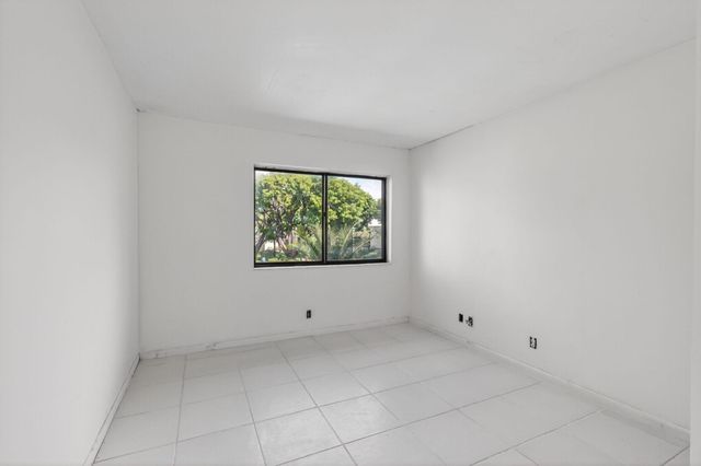 5771 Fairway Park Court 205, Boynton Beach, FL 33437
