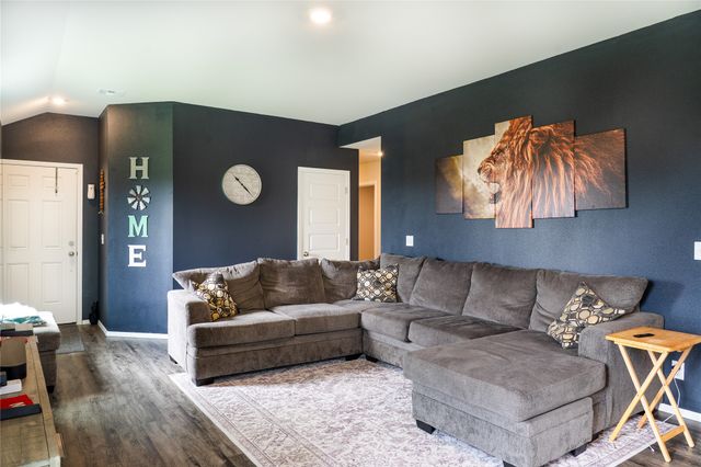 20779 McKellop Drive, Kellyville, OK 74039