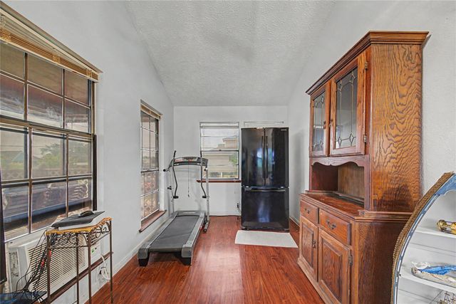 1019 Sunset Drive, San Leon, TX 77539