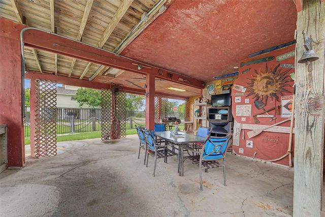1019 Sunset Drive, San Leon, TX 77539