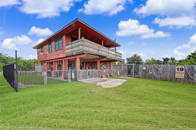 1019 Sunset Drive, San Leon, TX 77539