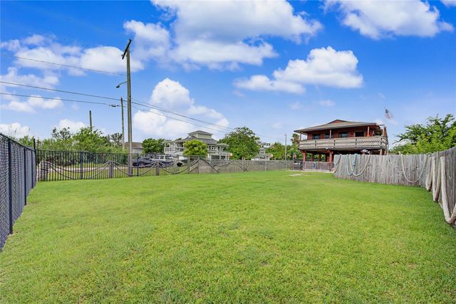 1019 Sunset Drive, San Leon, TX 77539