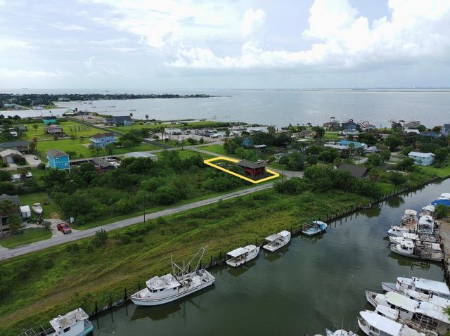 1019 Sunset Drive, San Leon, TX 77539