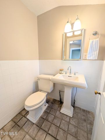 1027 Columbia Road, Bristol, TN 37620