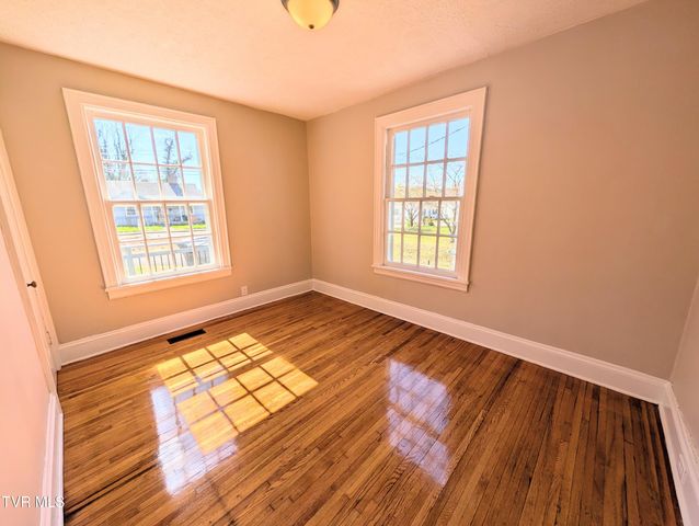 1027 Columbia Road, Bristol, TN 37620