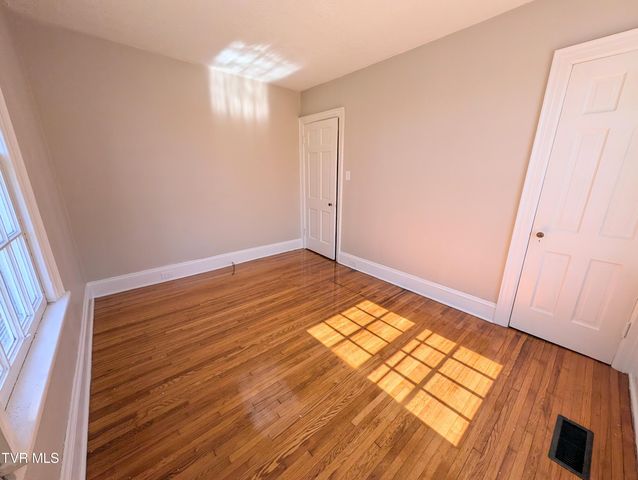 1027 Columbia Road, Bristol, TN 37620