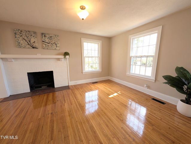 1027 Columbia Road, Bristol, TN 37620