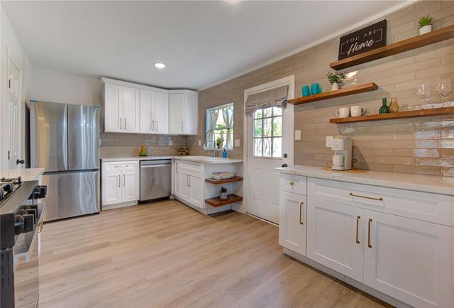 3221 Durhill Street, Houston, TX 77025