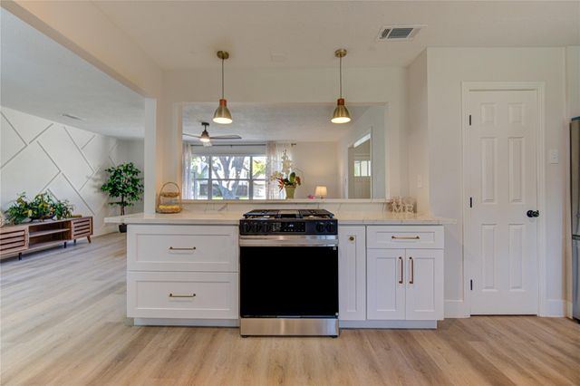 3221 Durhill Street, Houston, TX 77025