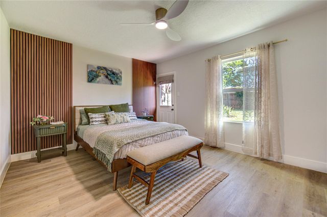 3221 Durhill Street, Houston, TX 77025